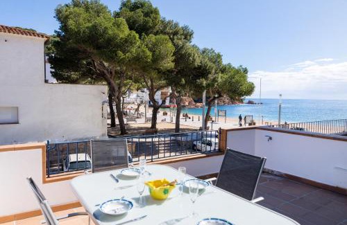 Tamariu Apartamento | 2 Bedroom Apartment, 30m to the beach, Tamariu, Costa Brava