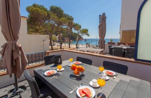 Tamariu Apartamento | 2 Bedroom Apartment, 30m to the beach, Tamariu, Costa Brava