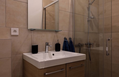 Bonneville Apartamento | 2-bedroom apartment in downtown Bonneville!