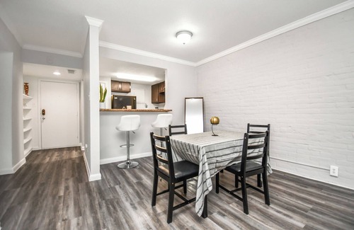 Greenway Plaza-Upper Kirby Apartamento | 2 Bedroom Apartment in Central Houston