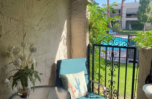 Palm Springs Apartamento | Apartamento de 2 habitaciones en la parte tranquila de Palm Springs