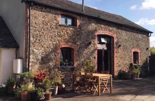 Broadwoodkelly Casa | Barn on a Farm in the Heart of Rural Devon