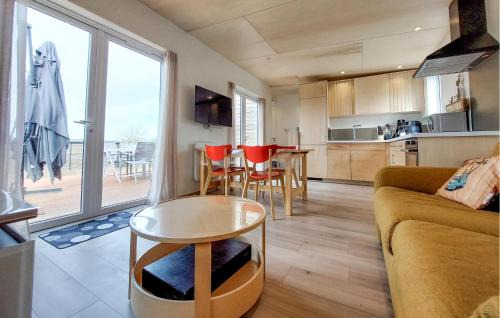 Ambon Casa | 2 Bedroom Beautiful Home In Ambon