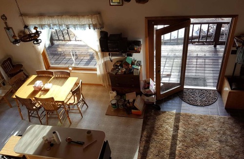Lewistown Cabina | 2-bedroom cabin 19 miles N of Lewistown MT that sleeps 10-11 people.