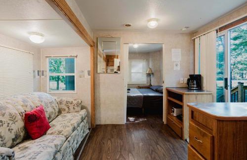 Carling Otro | 2-bedroom Camper Trailer Cottage #1