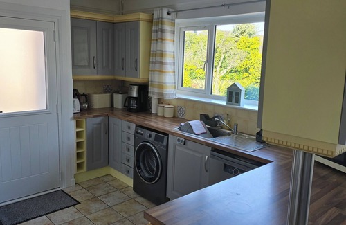 Wimborne Casa | 2 bedroom chalet bungalow, short drive to The New Forest and Bournemouth beaches