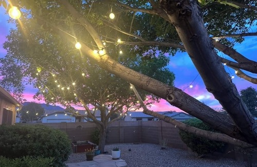 Sierra Vista Casa | 2-bedroom clean home in Sierra Vista, WiFi, AC, covered patio & shaded backyard.