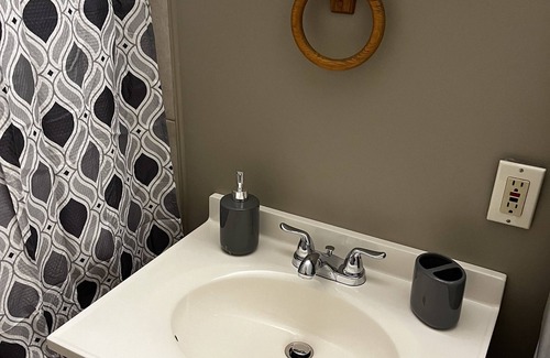 Lewiston Apartamento | 2 Bedroom Close to Hospitals and Medical facilities. Quiet and Pet Friendly