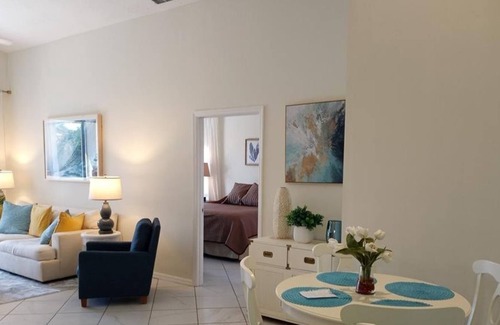 Palmer Ranch Condominio | 2 Bedroom Condo 319653 by Houzlet