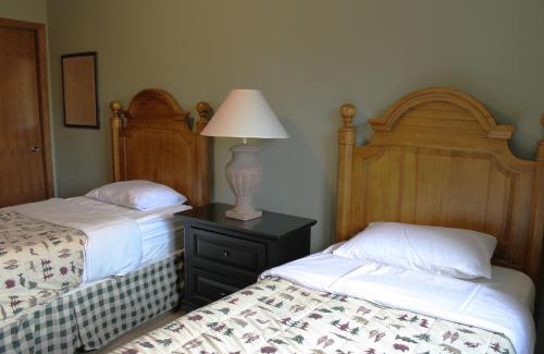 Eagle River Casa | 2 Bedroom Condo Duck Lake