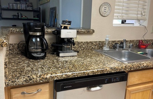 Glendale Condominio | 2-bedroom condo in charming Glendale with WiFi, AC, fitness room