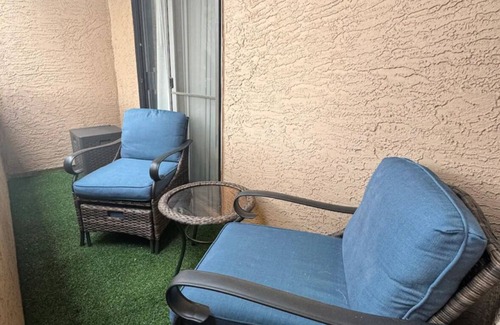 Glendale Condominio | 2-bedroom condo in charming Glendale with WiFi, AC, fitness room