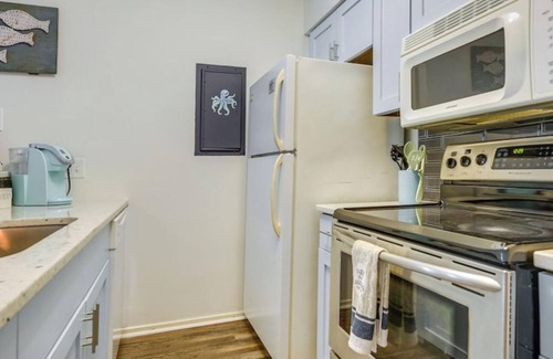 Little River Condominio | 2-bedroom condo in enchanting Little River with AC, WiFi