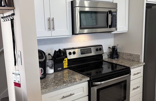 Little River Condominio | 2-bedroom condo in lovely Little River with AC, WiFi, 5 minute car ride to ocean