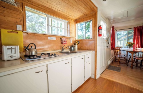 Gravenhurst Casa | 2-Bedroom Cottage #3 - Sugar Pine