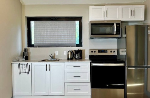 Harwood Cabina | 2 Bedroom Cottage #6: Willow Bay