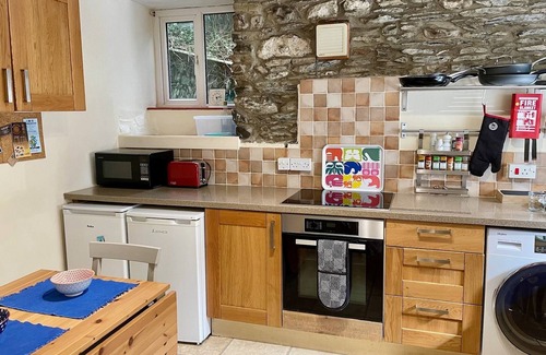 Tan-y-groes Casa | Casa de 2 dormitorios en hermoso pueblo, a solo 3 minutos a pie de la playa