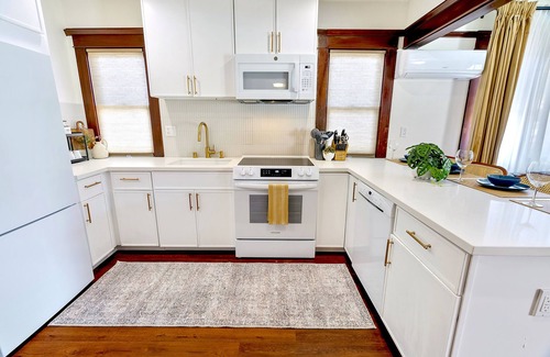 Whittier Apartamento | 2 Bedroom Craftsman:KING Bed:Office:Views:Parking::Between Disney/Universal