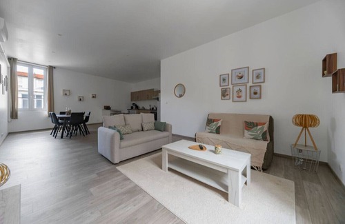 Cœur de Ville Apartamento | 2-bedroom designer apartment, city center