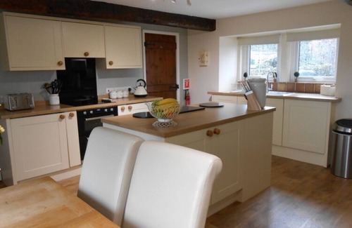 Penruddock Cabaña | 2 Bedroom Dog Friendly Character Cottage with stunning views near Ullswater