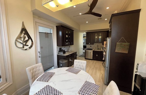 McGinley Square Apartamento | 2-bedroom duplex in excellent Jersey City with AC, fitness room, parking