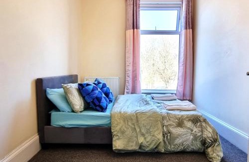 Rochdale Apartamento | 2 Bedroom Flat Free Parking Fast Wi-Fi Self Check-in Visit Manchester Oldham Bury