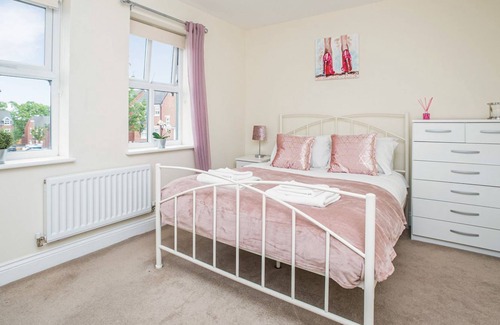 Gateshead Cabaña | 2 bedroom accommodation in Gateshead, Newcastle Upon Tyne