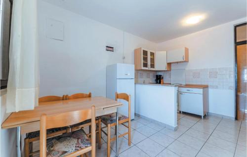 Bosana Apartamento | 2 Bedroom Gorgeous Apartment In Bosana