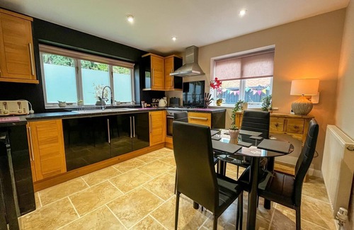 Shrewsbury Casa | 2 Bedroom Guesthouse in Shrewsbury