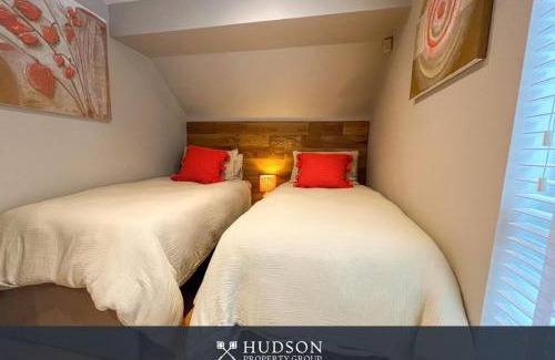 Shrewsbury Casa | 2 Bedroom Home near Theatre Severn with Parking