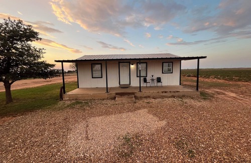 Stanton Casa | 2-bedroom house in lovely Stanton with WiFi, AC. and Heating. Beautiful Sunset!