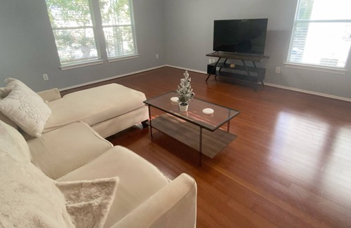 Shady Acres Casa | 2 Bedroom House in the Heights! 2 car garage!
