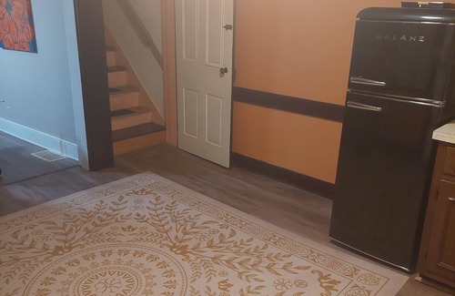 New Cumberland Casa | 2-bedroom house - bring the pets!