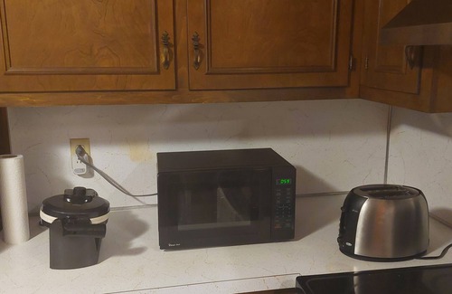 New Cumberland Casa | 2-bedroom house - bring the pets!