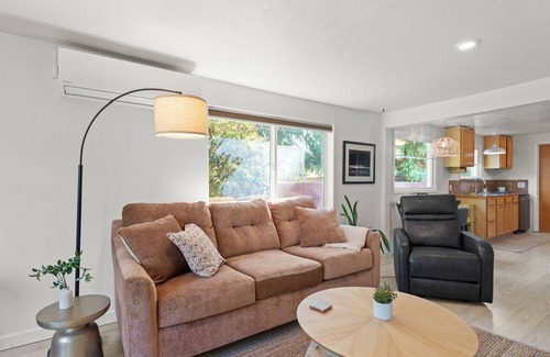 Hazelwood Casa | 2-bedroom house with AC in Portland, Off Street Parking!