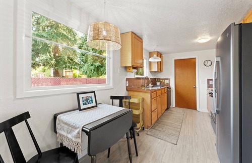 Hazelwood Casa | 2-bedroom house with AC in Portland, Off Street Parking!