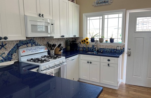 Dover Beaches North Casa | 2 Bedroom Inviting Beach House in Lavallette 1 block from the beach!!