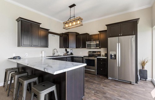 Ridgedale Casa | Deluxe 2 Bedroom Villa Lakefront