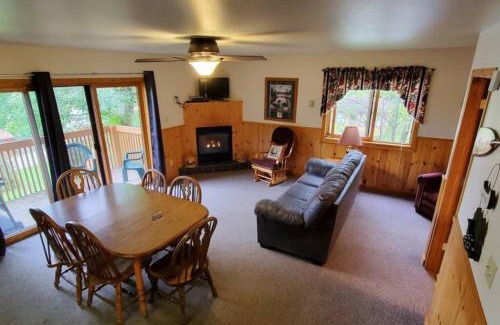 Ray Villa | 2 Bedroom Loon Villa In Voyageurs National Park