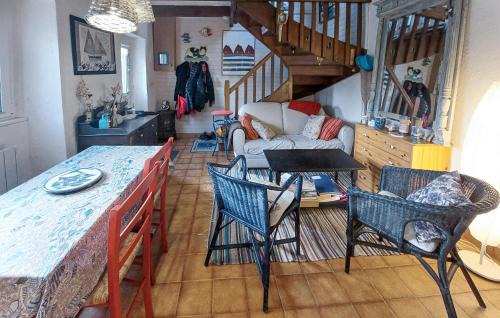 Pleumeur-Bodou Casa | 2 Bedroom Lovely Home In Pleumeur-Bodou