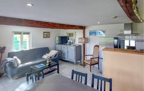 Bourville Casa | 2 Bedroom Lovely Home In Bourville