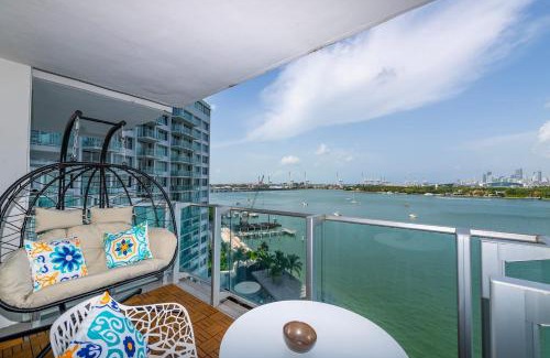 West Avenue Apartamento | 2 Bedroom Mondrian Hotel W Pool, Bay Balcony