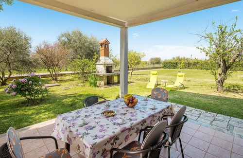 Lovrecica Apartamento | Bonito apartamento de 2 dormitorios en.