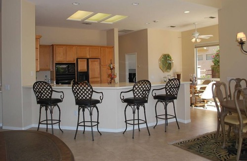 Desert Palms Apartamento | 2 Bedroom Single family L-83093 by Houzlet