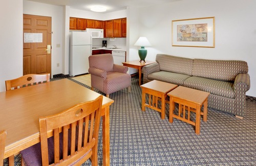 Allentown Condominio | 2 Bedroom Suite | Free Breakfast + Free Wi-Fi