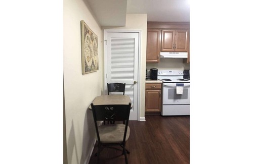 Lynchburg Casa | 2 Bedroom Townhouse Close To Liberty and Downtown! Ideal for Long term Stay!