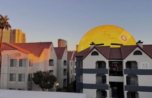 Las Vegas Villa | 2-bedroom villa on superb Las Vegas strip !! Just steps away from Sphere !!