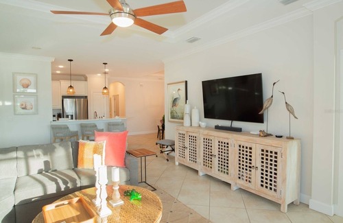 Sarasota Villa | 2-bedroom villa, sleeps 6, in Sarasota 1 mile from Siesta Key beach.