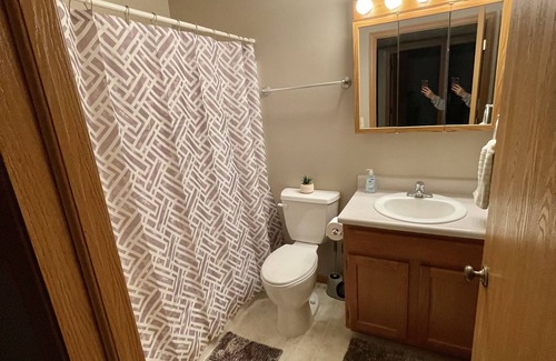 Malcolm Apartamento | 2 Bedroom whole apartment close to Lincoln unit 7. Close to Branched Oak Lake.