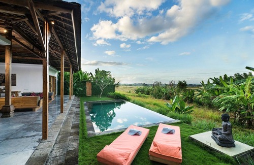East Selemadeg Villa | 2 dormitorios con vista a las terrazas de arroz, piscina privada
